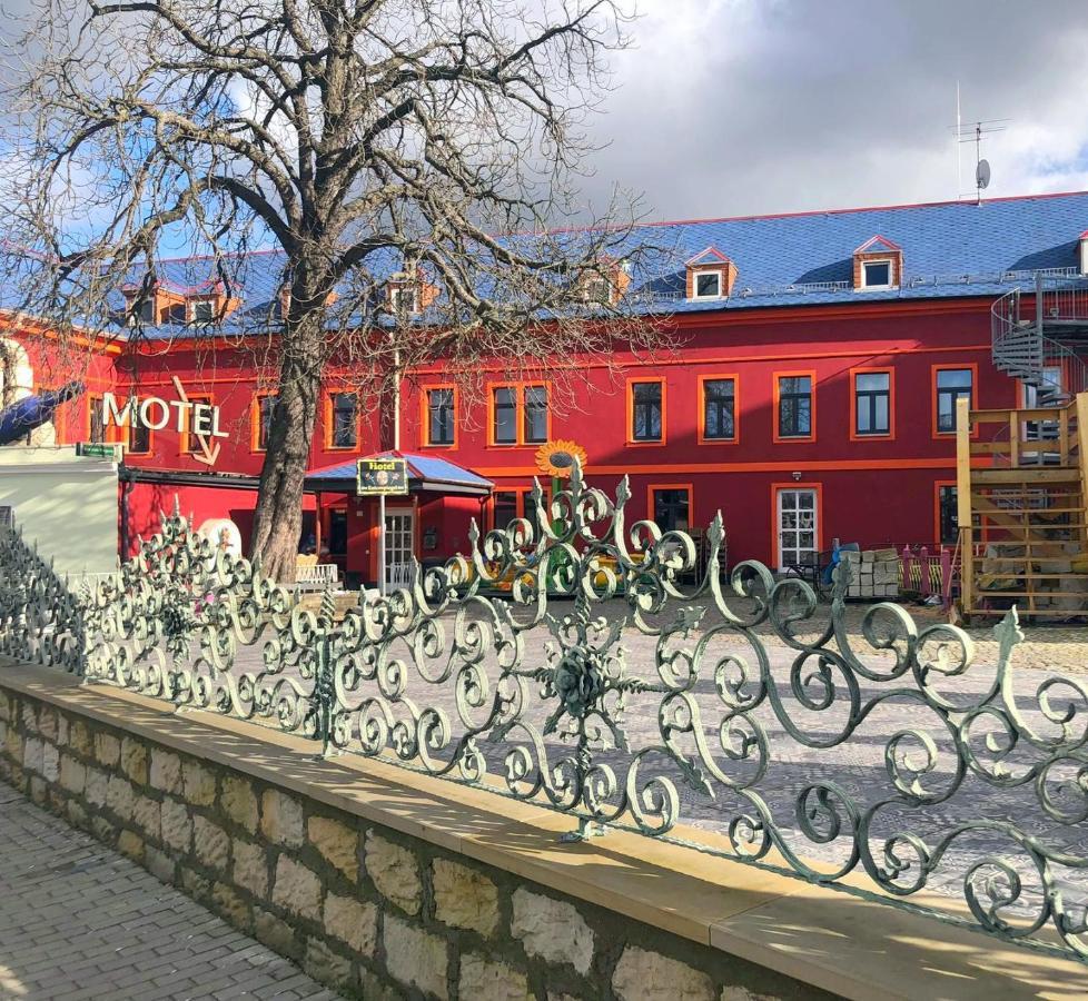 Hotel Eulenspiegel - Das Erlebnishotel In Riesa Esterno foto